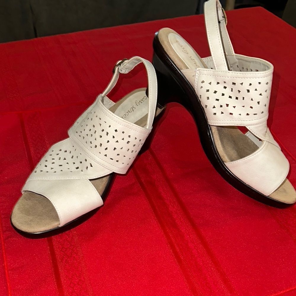 Easy Street White Wedge Sandals with Slingback Size 11